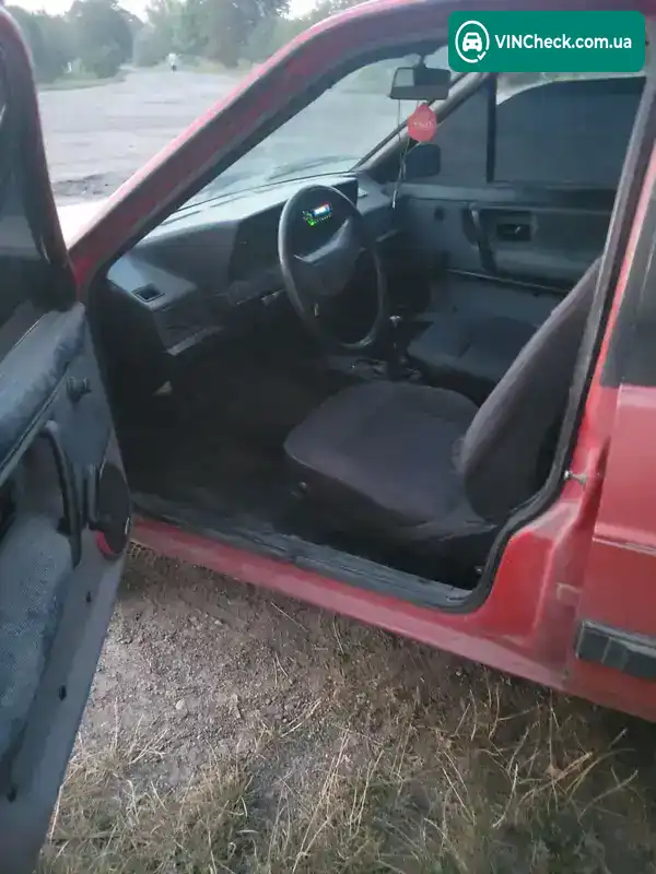 Volkswagen Passat 1988, фото з оголошення 2 з 9, VIN WVWZZZ33ZJE059052