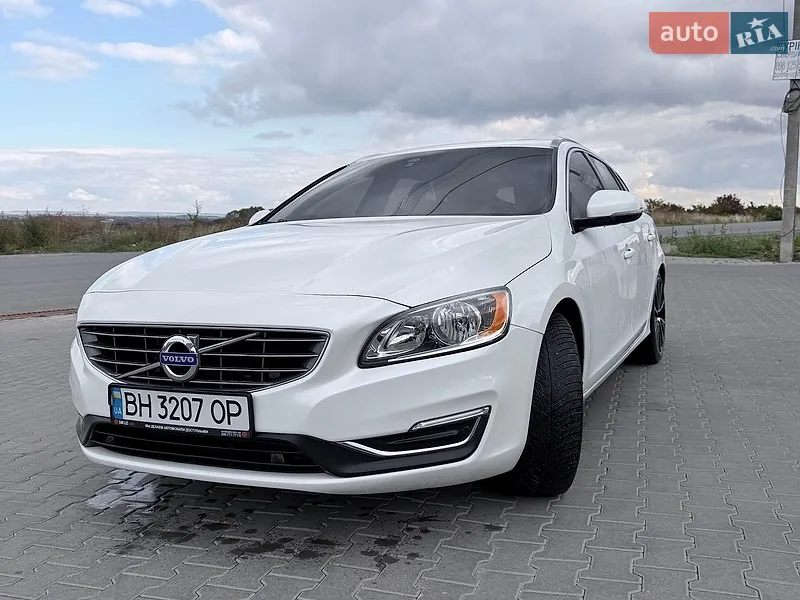 Volvo V60 2016, фото з оголошення 2 з 24, VIN YV140MEK7H1353872