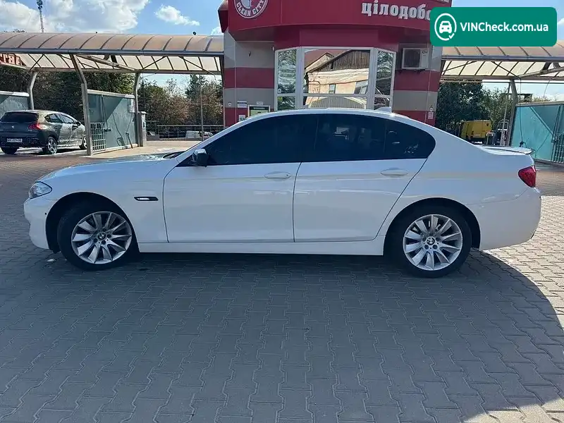 BMW 5 Series 2013, фото з оголошення 2 з 19, VIN WBAXG3105DDW44227