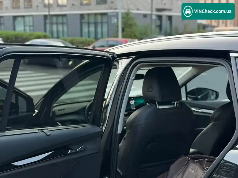 Skoda Enyaq iV 2021, фото з оголошення 1 з 14, VIN TMBJC7NY6MF027421