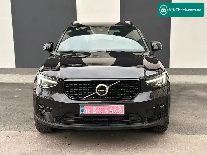 Volvo XC40 2023, фото з оголошення 2 з 20, VIN YV1XZBWVXP2101106