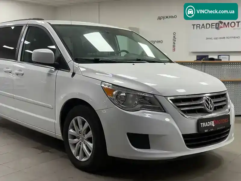 Volkswagen Routan 2013, фото з оголошення 2 з 21, VIN 2C4RVABG0DR724971