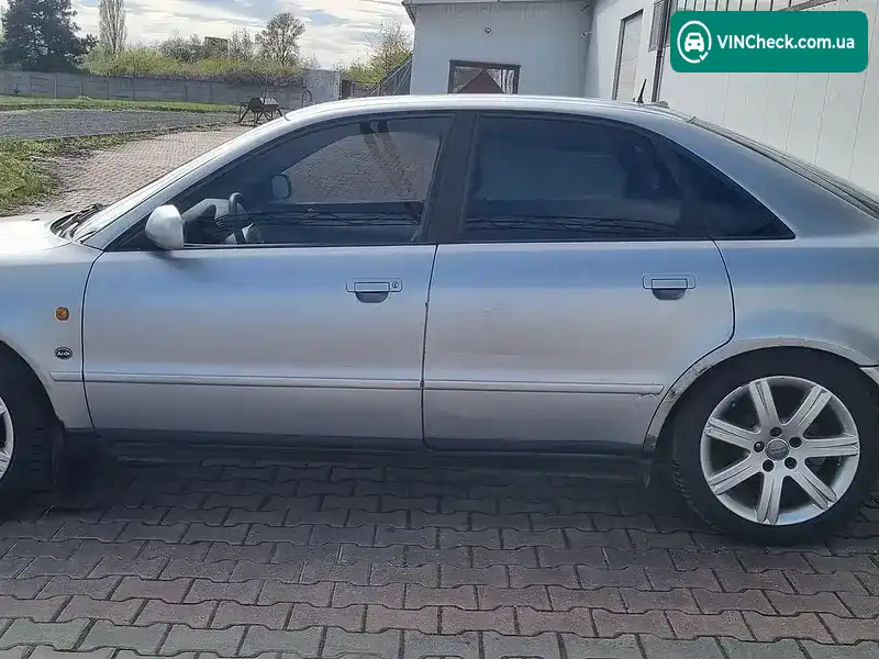 Audi A4 1997, фото з оголошення 2 з 12, VIN WAUZZZ8DZVA014112