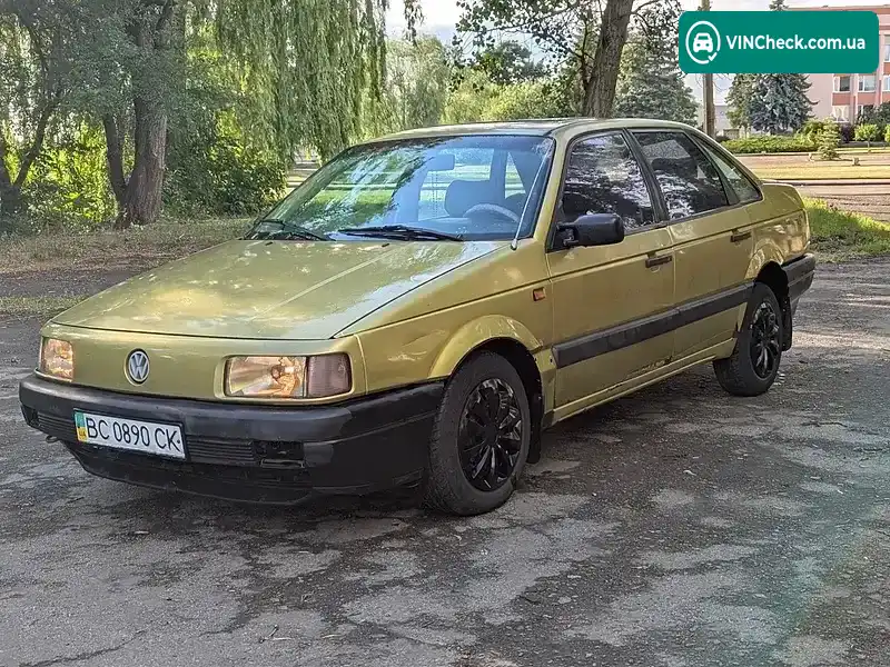 Volkswagen Passat 1993, фото з оголошення 2 з 10, VIN WVWZZZ31ZPE173432
