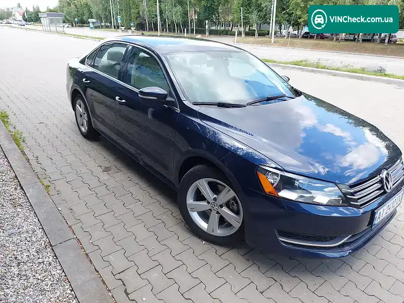 Volkswagen Passat 2012, фото з оголошення 1 з 17, VIN 1VWBP7A31DC042667