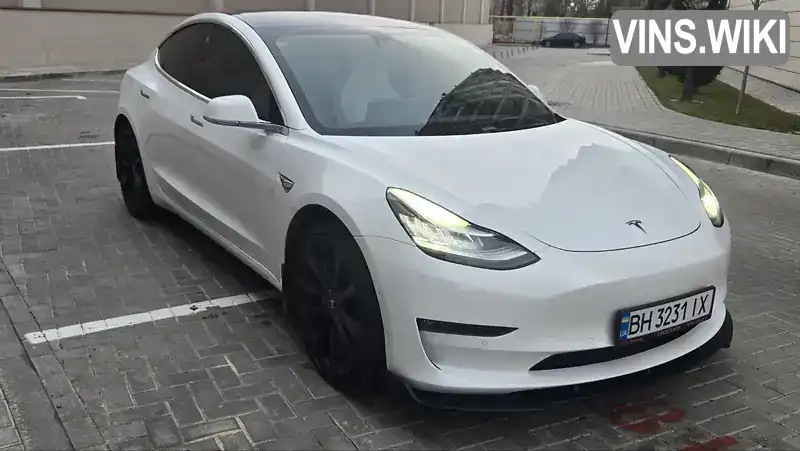 Tesla Model 3 2019, фото з оголошення 2 з 12, VIN 5YJ3E7EBXKF518350
