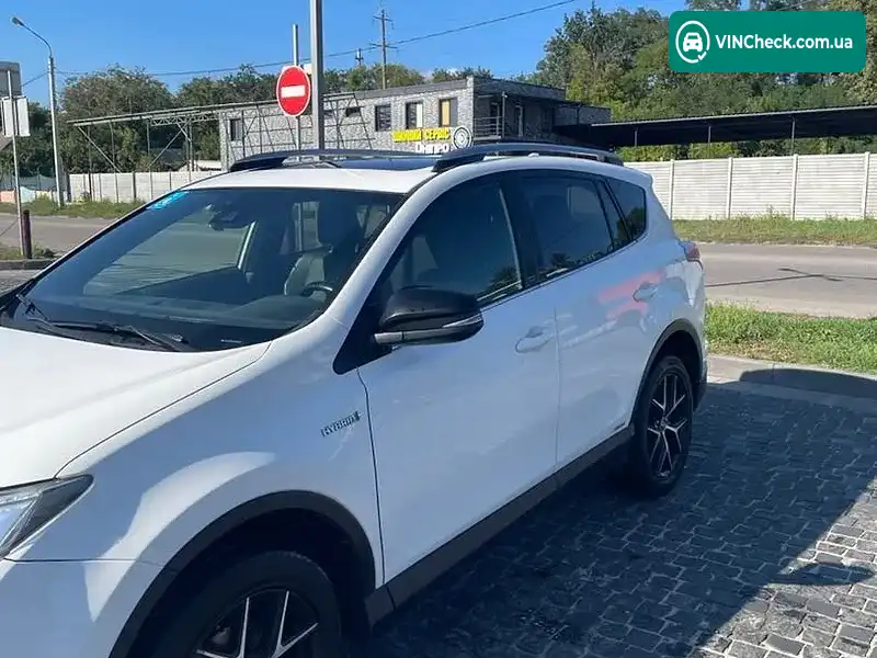 Toyota RAV4 2017, фото з оголошення 2 з 20, VIN JTMJJREV8JD156226