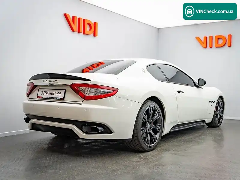 Maserati GranTurismo 2010, фото з оголошення 2 з 20, VIN ZAMHH45B000051151