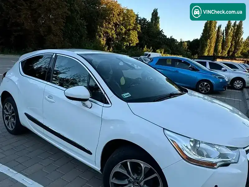 Citroen DS4 2011, фото з оголошення 2 з 10, VIN VF7NX9HR8BY568631