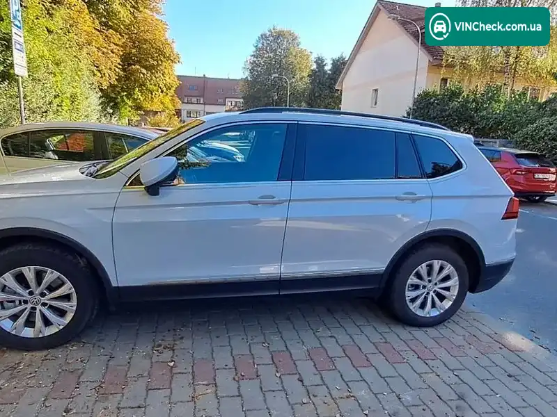 Volkswagen Tiguan 2018, фото з оголошення 1 з 15, VIN 3VV3B7AXXJM164013