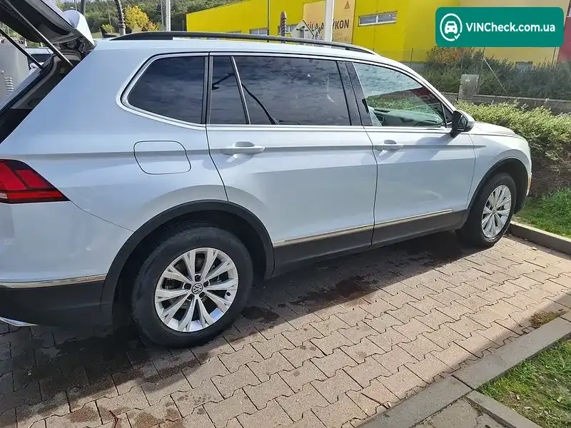 Volkswagen Tiguan 2018, фото з оголошення 2 з 15, VIN 3VV3B7AXXJM164013