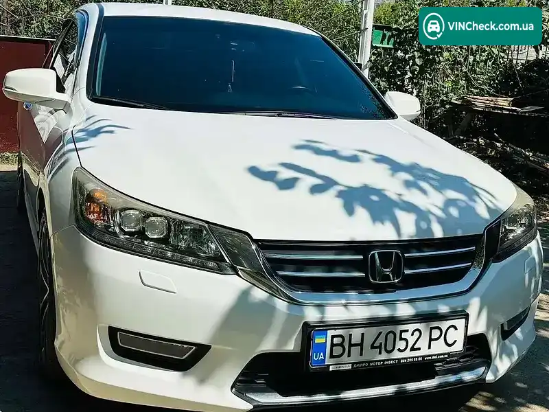 Honda Accord 2013, фото з оголошення 2 з 10, VIN 1HGCR2670DA704688