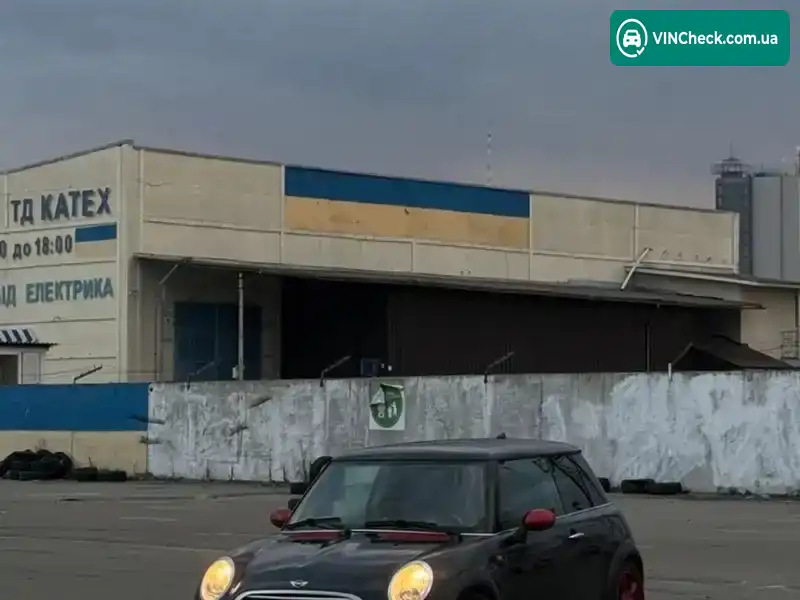 MINI Hatch 2004, фото з оголошення 1 з 10, VIN WMWRC31090TB94069