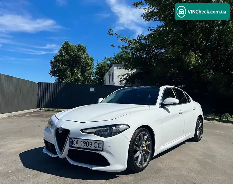 Alfa Romeo Giulia 2017, фото з оголошення 1 з 11, VIN ZARFAEBN1H7556999