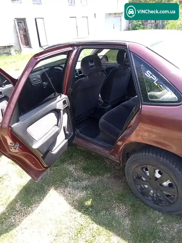 Opel Vectra 1989, фото з оголошення 1 з 10, VIN W0L000087K1033999