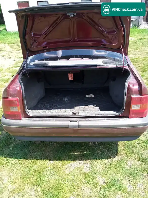 Opel Vectra 1989, фото з оголошення 2 з 10, VIN W0L000087K1033999