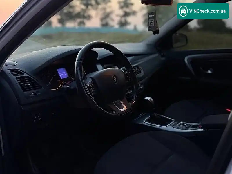 Renault Laguna 2010, фото з оголошення 2 з 20, VIN VF1BT1R0643160374