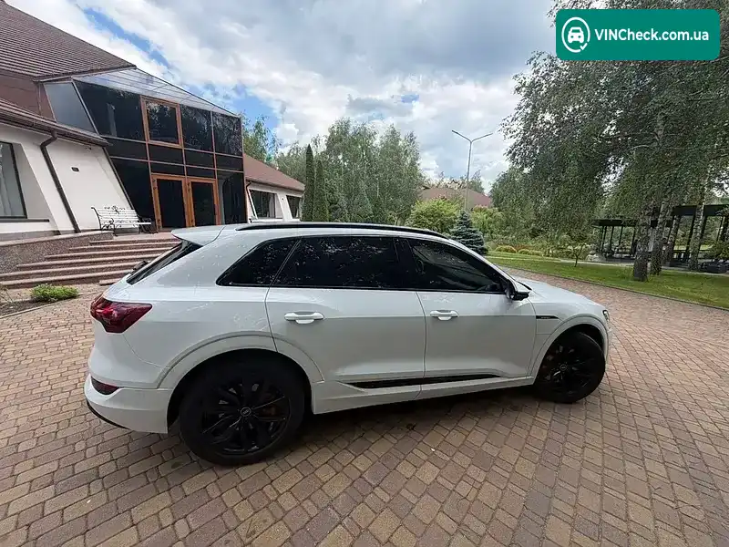 Audi e-tron 2021, фото з оголошення 2 з 15, VIN WA1LAAGEXMB037787