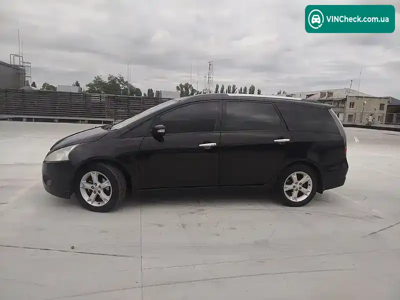 Mitsubishi Grandis 2008, фото з оголошення 2 з 20, VIN JMBLRNA4W8Z004392
