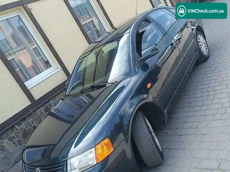 Volkswagen Passat 1997, фото з оголошення 1 з 8, VIN WVWZZZ3BZVE005548