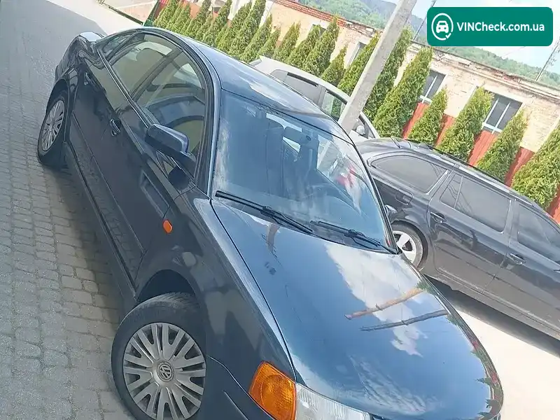Volkswagen Passat 1997, фото з оголошення 2 з 8, VIN WVWZZZ3BZVE005548