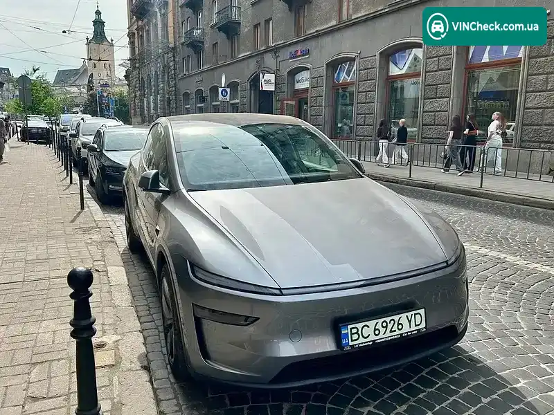 Tesla Model Y 2025, фото з оголошення 1 з 8, VIN 7SAYGDEE8TF323702