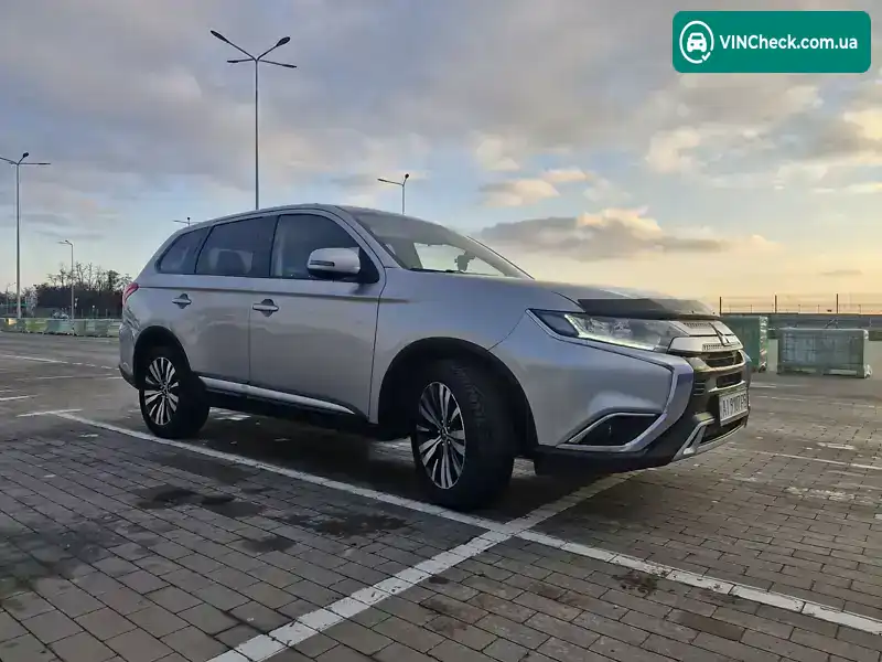 Mitsubishi Outlander 2019, фото з оголошення 1 з 21, VIN JA4AZ3A34KZ050350