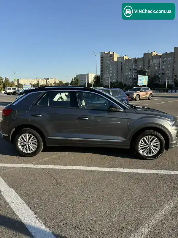 Volkswagen T-Roc 2021, фото з оголошення 2 з 15, VIN WVGZZZA1ZMV148804