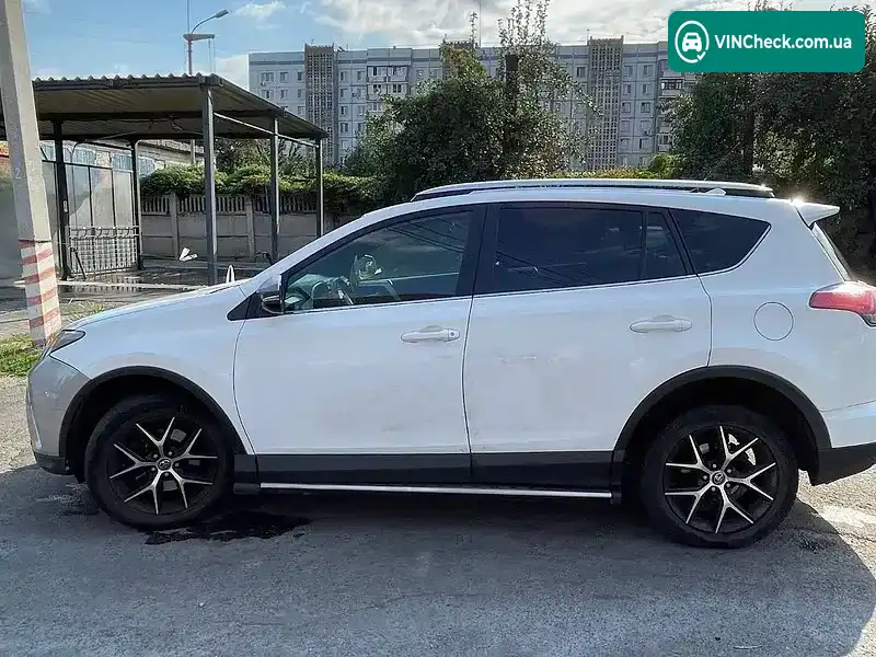 Toyota RAV4 2015, фото з оголошення 1 з 16, VIN JTMWRREV80D003911