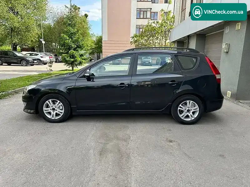 Hyundai i30 2010, фото з оголошення 2 з 21, VIN TMADC81SABJ056191