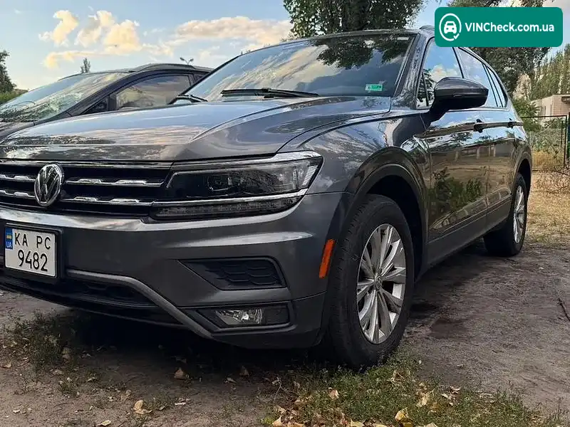 Volkswagen Tiguan 2017, фото з оголошення 1 з 15, VIN 3VV0B7AX4JM010819