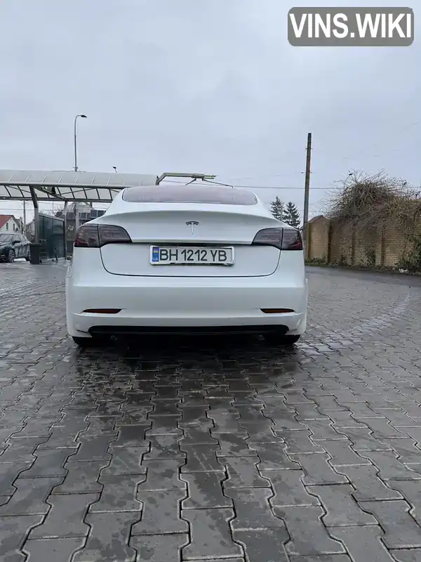 Tesla Model 3 2018, фото з оголошення 2 з 9, VIN 5YJ3E1EA6JF018351