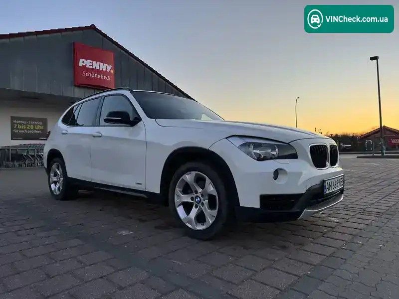 BMW X1 2013, фото з оголошення 2 з 21, VIN WBAVM1C57DVL64381