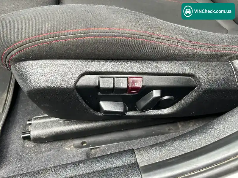 BMW 1 Series 2012, фото з оголошення 2 з 21, VIN WBA1A11050J143071