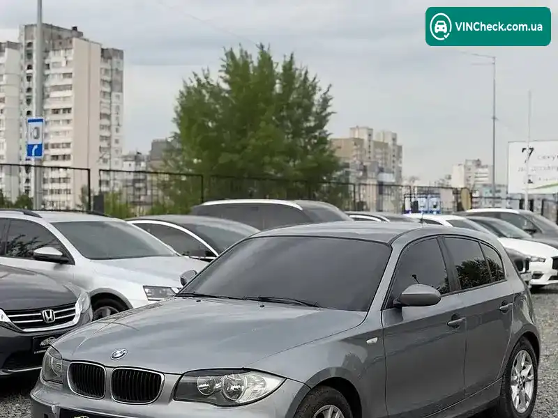 BMW 1 Series 2009, фото з оголошення 1 з 11, VIN WBAUE31000E276018