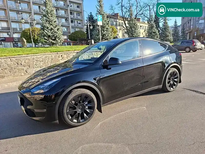 Tesla Model Y 2024, фото з оголошення 2 з 21, VIN 7SAYGDEE8RA316822
