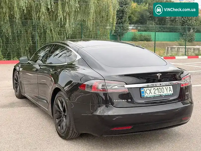 Volkswagen ID.4 2021, фото з оголошення 2 з 20, VIN WVGTMPE2XMP056119