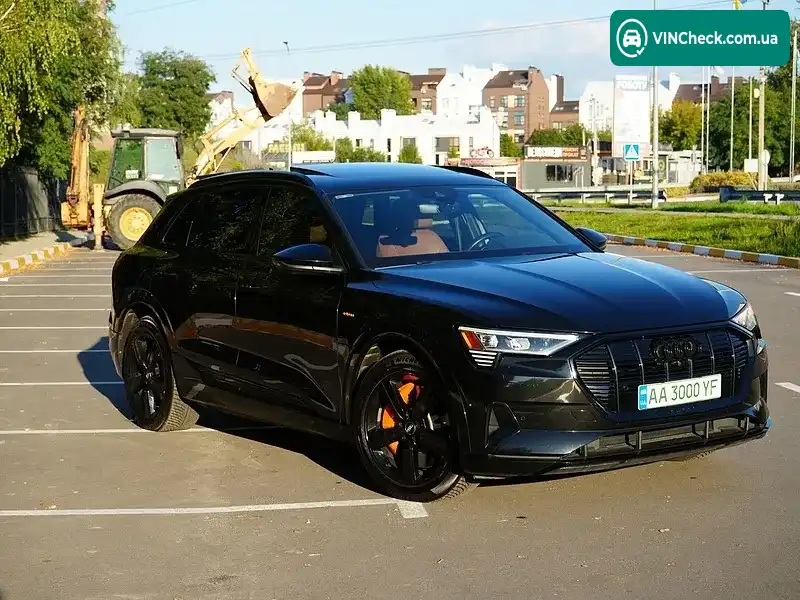 Audi e-tron 2019, фото з оголошення 1 з 14, VIN WA1LAAGE3KB013473