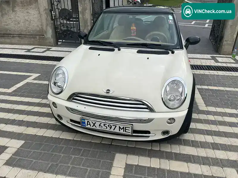 MINI Hatch 2004, фото з оголошення 1 з 8, VIN WMWRC310X0TH44217