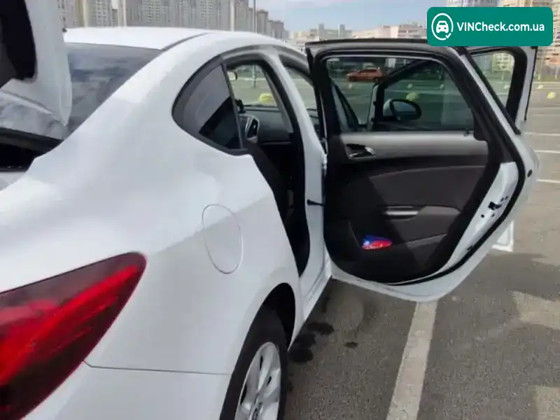 Opel Astra 2020, фото з оголошення 2 з 21, VIN W0VPD5DC8LG061330
