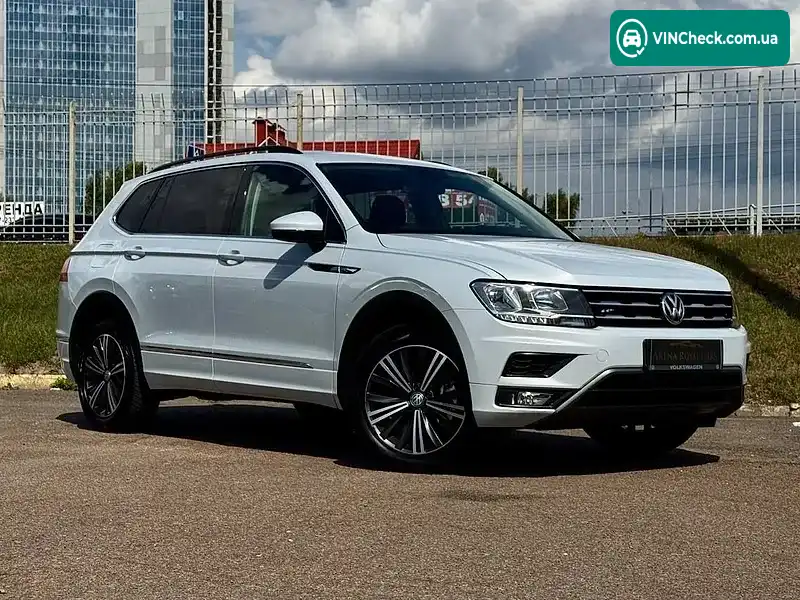Volkswagen Tiguan 2017, фото з оголошення 1 з 20, VIN 3VV2B7AX5JM006318