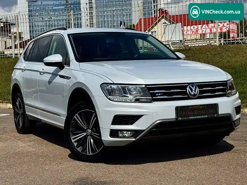 Volkswagen Tiguan 2017, фото з оголошення 2 з 20, VIN 3VV2B7AX5JM006318