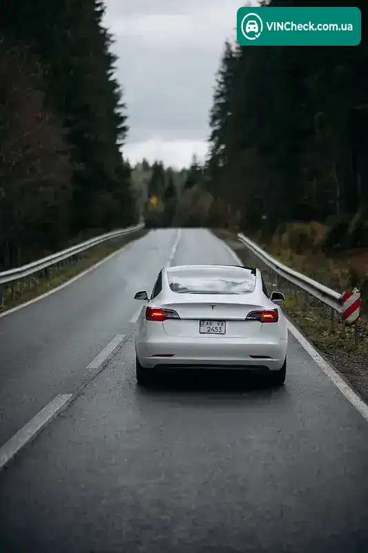 Tesla Model 3 2020, фото з оголошення 2 з 20, VIN 5YJ3E1EA7LF660273