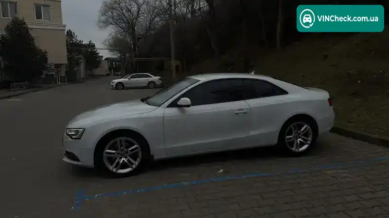 Audi A5 2012, фото з оголошення 2 з 10, VIN WAUZZZ8TXDA045282