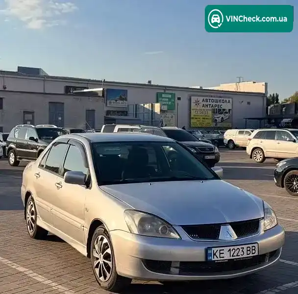 Mitsubishi Lancer 2004, фото з оголошення 1 з 11, VIN JMBSNCS3A5U006389
