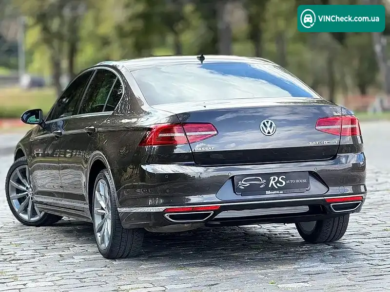 Volkswagen Passat 2017, фото з оголошення 2 з 20, VIN WVWZZZ3CZJE062885