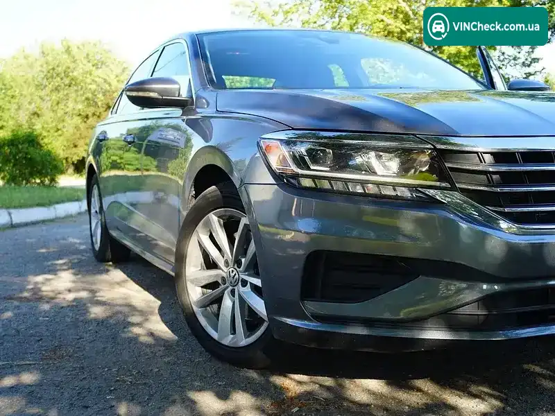 Volkswagen Passat 2020, фото з оголошення 2 з 20, VIN 1VWSA7A3XLC010056