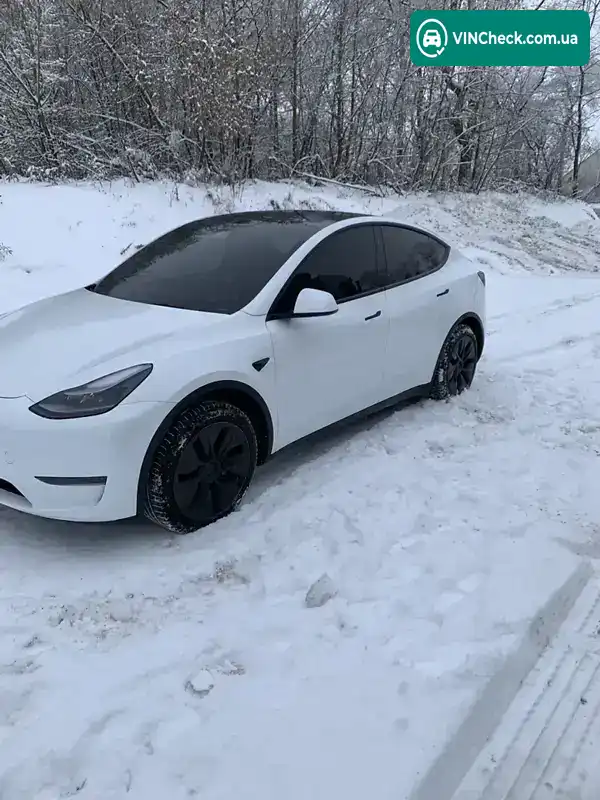 Tesla Model Y 2025, фото з оголошення 2 з 18, VIN 7SAYGDED0SF281614
