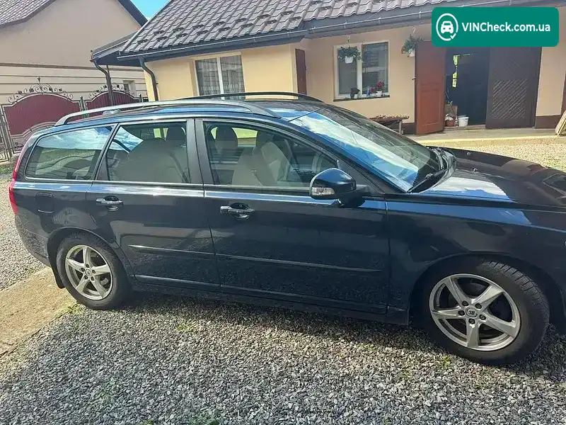 Volvo V50 2011, фото з оголошення 2 з 11, VIN YV1MW84F1B2619958