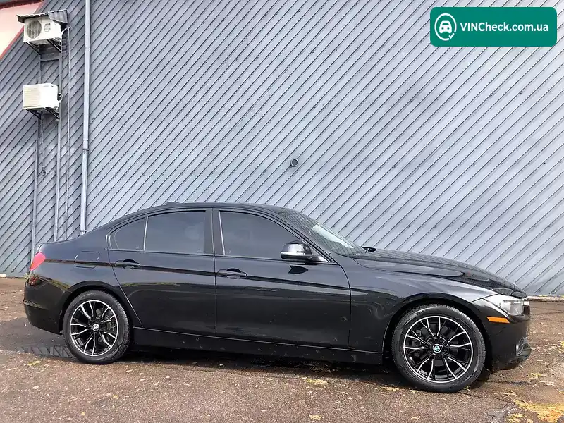 BMW 3 Series 2012, фото з оголошення 2 з 20, VIN WBA3A5C59CF258420